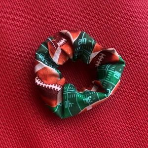Game day scrunchie